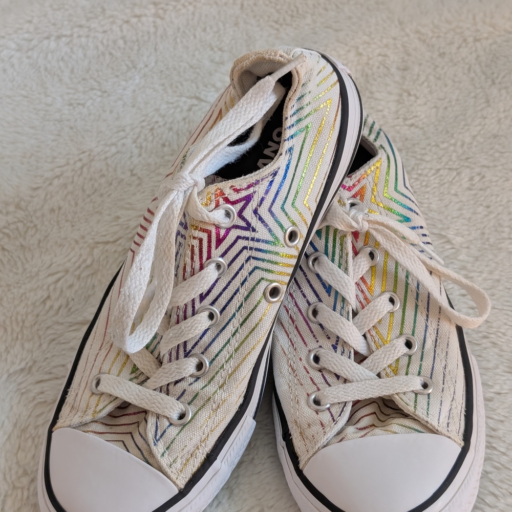 Great Condition:Converse Chuck Taylor All Star Ox Metallic Kids 2
